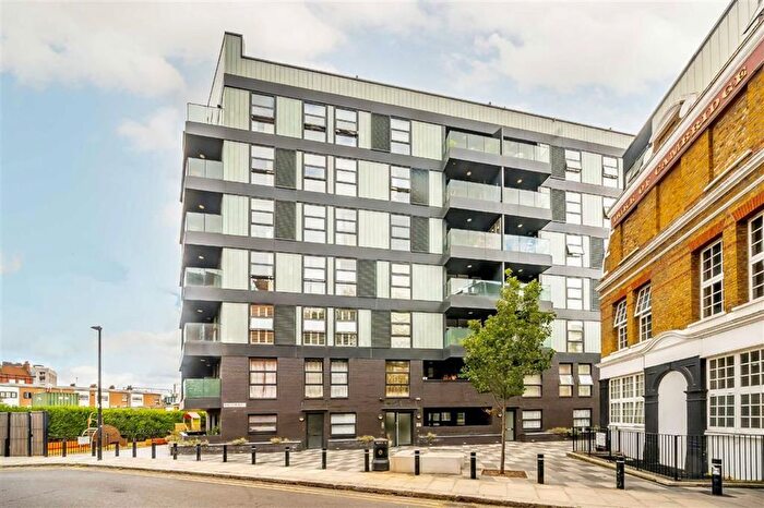 2 Bedroom Flat For Sale In Esker Place, Bethnal Green, E2
