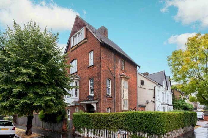 1 Bedroom Flat To Rent In Norbury Avenue, Thornton Heath, London, CR7