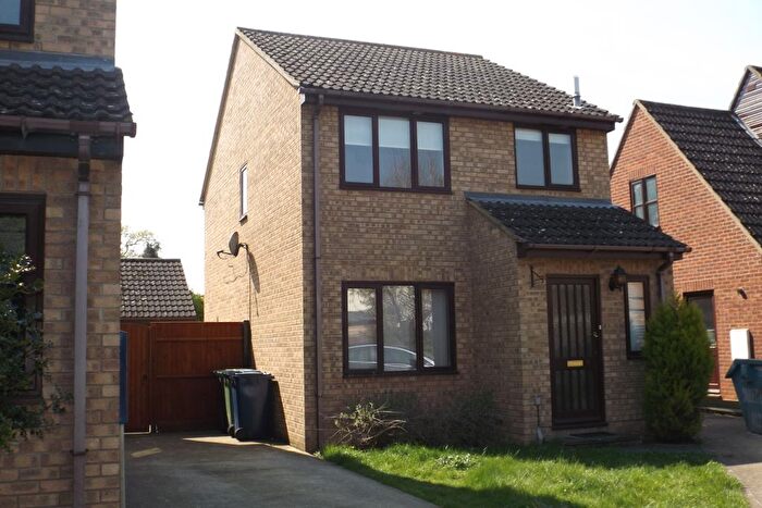 3 Bedroom Property To Rent In Kens Way, Cambridge, CB24