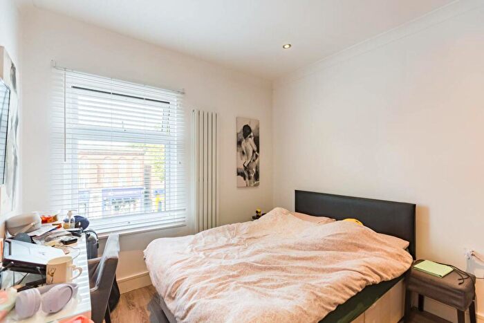 1 Bedroom Flat To Rent In High Road, Wood Green, London, N22