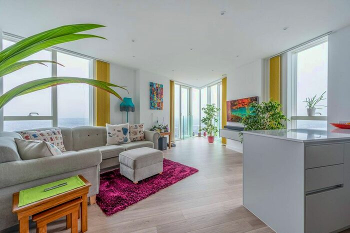 3 Bedroom Flat For Sale In Saffron Central Square, Croydon, CR0