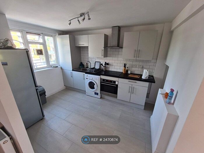 3 Bedroom Flat To Rent In Hatchfield House, London, N15