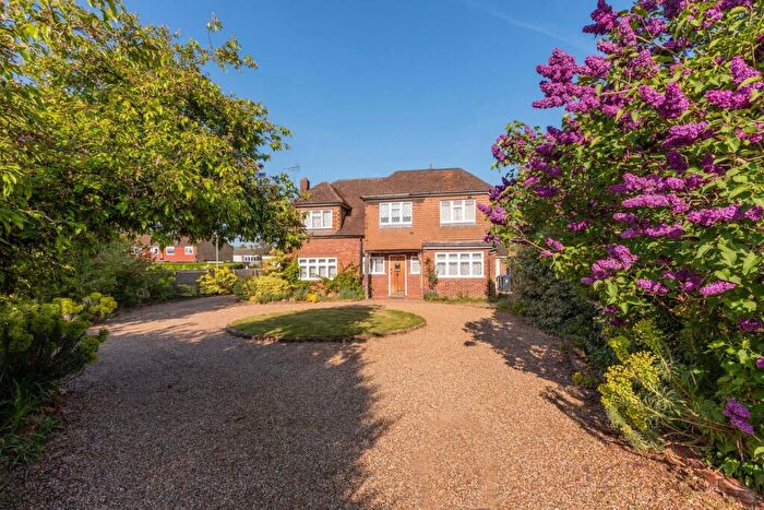 4 Bedroom Detached House For Sale In Dropmore Road, Burnham, SL1