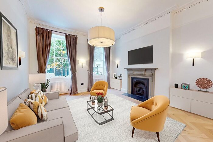 3 Bedroom Maisonette To Rent In Montague Street, London, WC1B