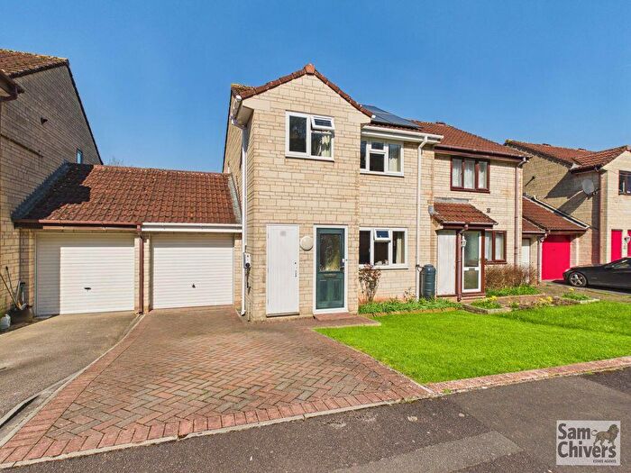 3 Bedroom Semi Detached House For Sale In Wheelers Road, Midsomer Norton, BA3