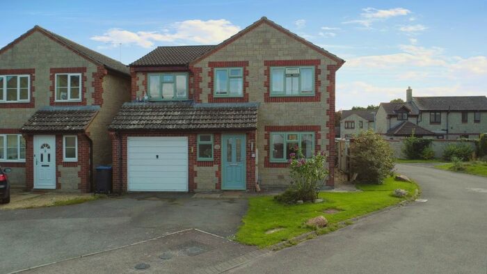 4 Bedroom Detached House For Sale In Middle Ground, Cricklade, Swindon, SN6