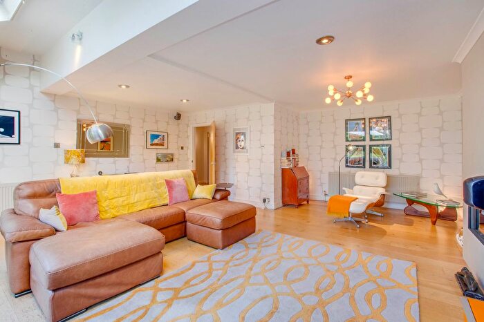 5 Bedroom Detached House For Sale In Spinfield Park, Marlow, SL7