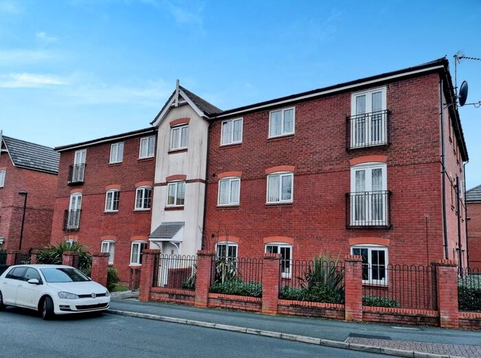 2 Bedroom Flat To Rent In Blackthorn Drive, Lindley, Huddersfield, HD3