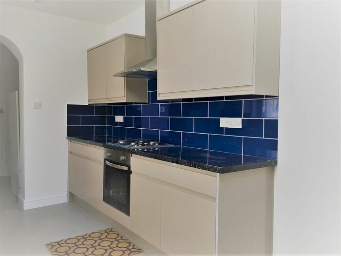 2 Bedroom Flat To Rent In Streatham High Road, London, SW16