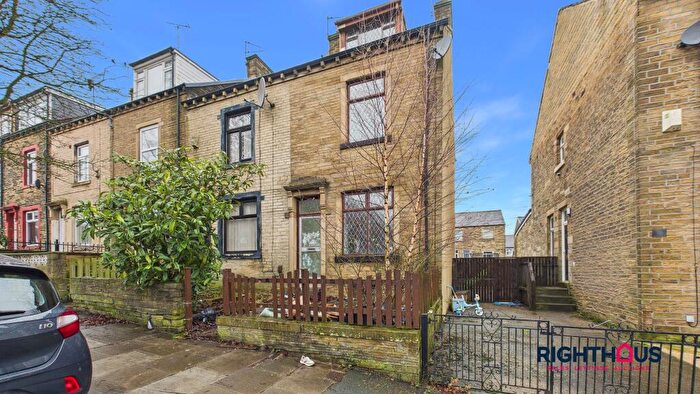 3 Bedroom End Of Terrace House For Sale In Bolingbroke Street, Bradford, BD5