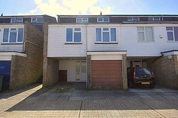 3 Bedroom Terraced House To Rent In Normanton Road, Basingstoke, RG21