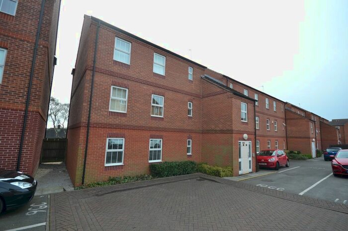 2 Bedroom Flat To Rent In Gilbert Close, Nottingham, NG5