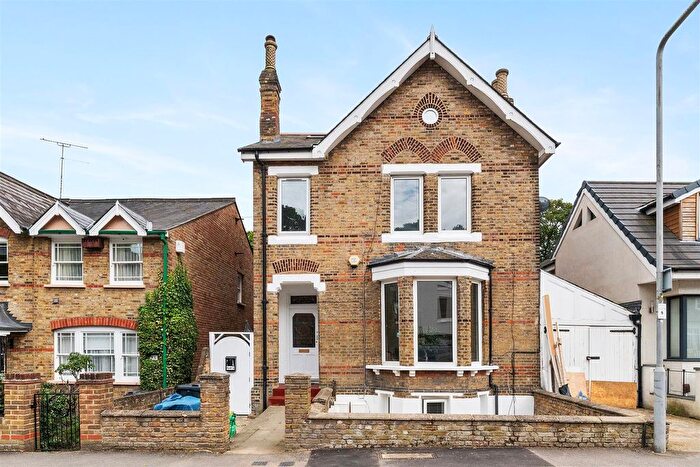 1 Bedroom Flat To Rent In Sylvan Road, Wanstead, E11
