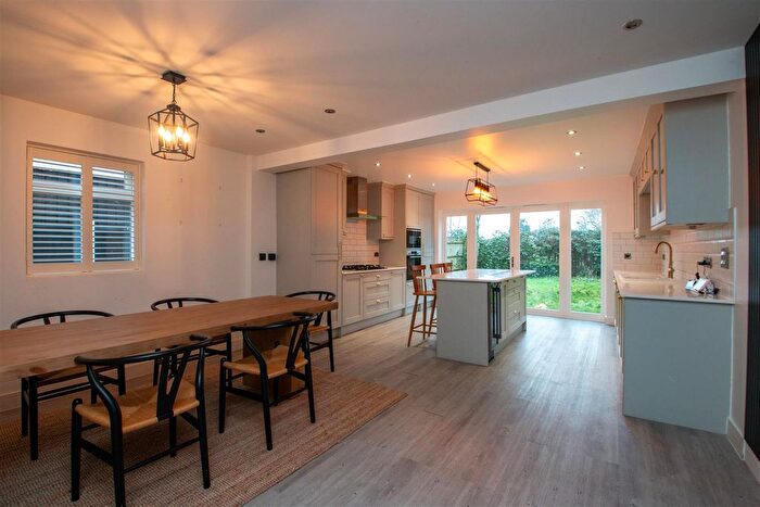 4 Bedroom Detached House To Rent In Drayton Road, Bletchley, Milton Keynes, MK2