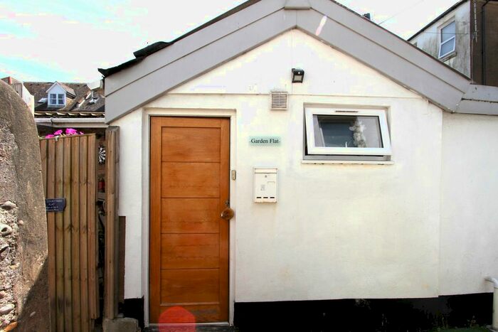 1 Bedroom Flat To Rent In Western Place, Worthing, BN11