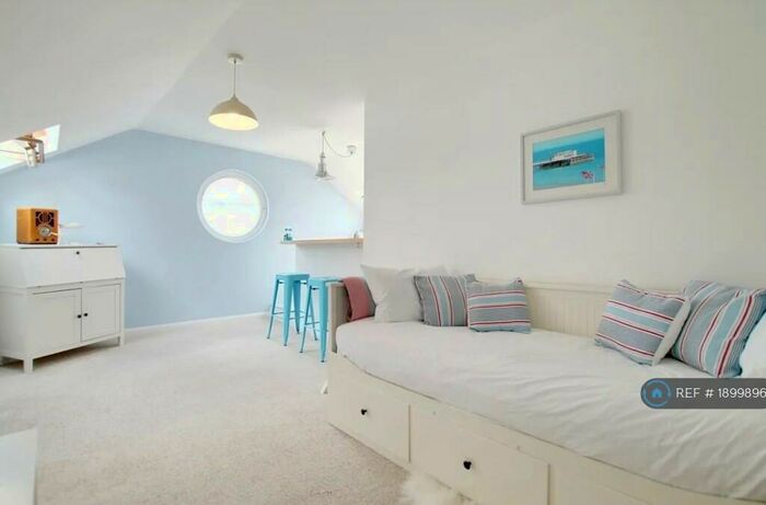 Studio To Rent In Jason Court, West Worthing, BN11