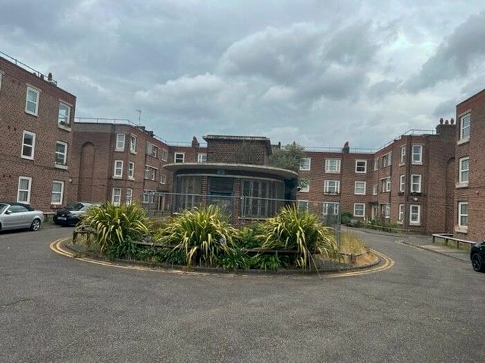 4 Bedroom Flat To Rent In Mapledene Estate, Mapledene Road, London, E8