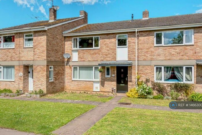 3 Bedroom Terraced House To Rent In Barrett Crescent, Wokingham, RG40