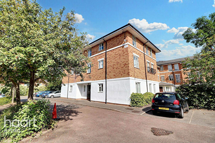 1 Bedroom Flat For Sale In Forsythia Close, Ilford, IG1