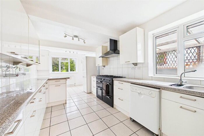 3 Bedroom Semi Detached House To Rent In Wokingham Road, Earley, Reading, Berkshire, RG6