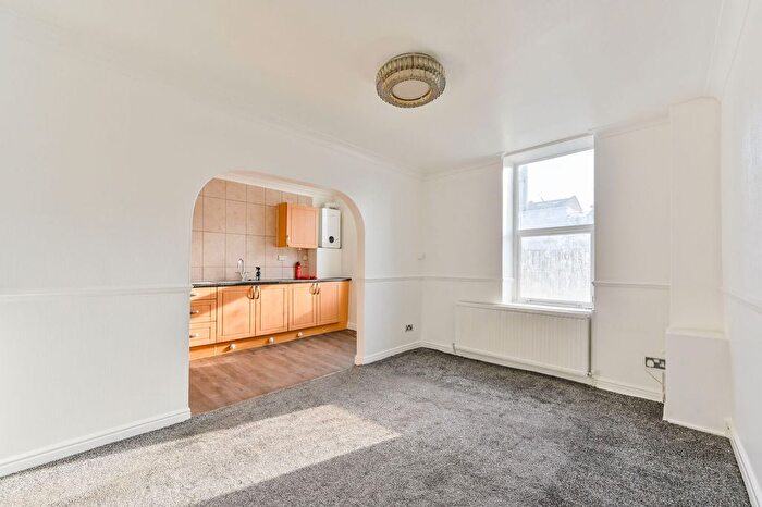 1 Bedroom Flat To Rent In Edgware Road, St John's Wood, London, W2