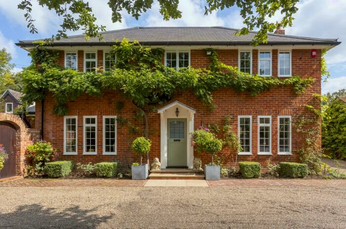 4 Bedroom Detached House To Rent In The Street Shurlock Row, RG10