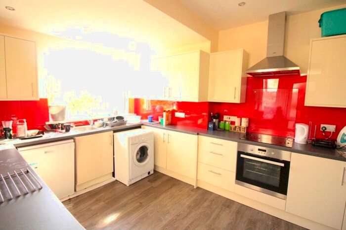 5 Bedroom House To Rent In Pentyrch Street, Cathays, CF24