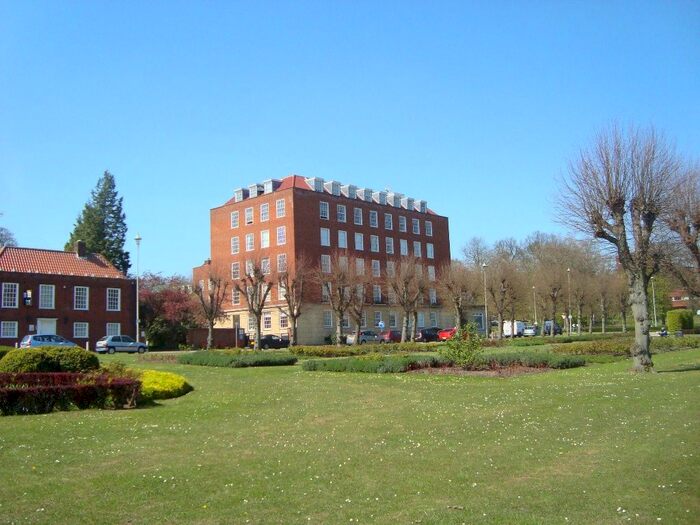 2 Bedroom Flat To Rent In Bridge Road, Welwyn Garden City, AL8