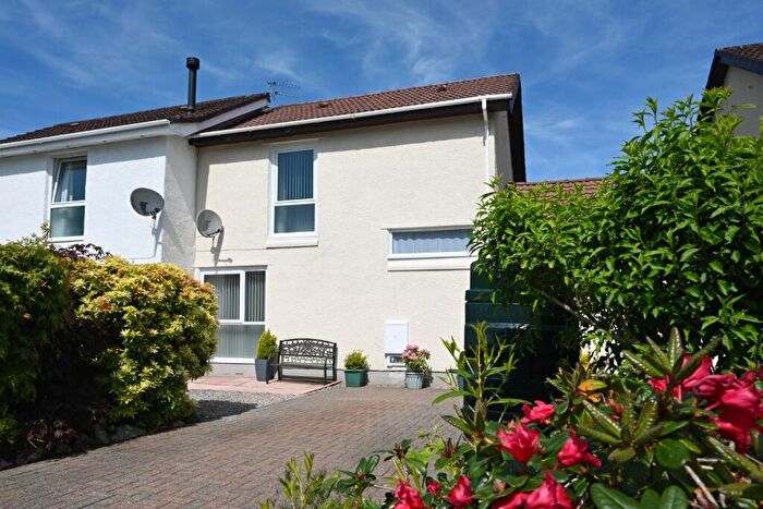 2 Bedroom Terraced House For Sale In Sandhaven, Sandbank, Dunoon, Argyll And Bute, PA23