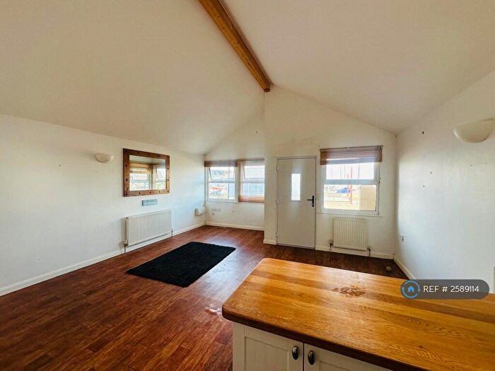 3 Bedroom Bungalow To Rent In Marsh Road, Cowes, PO31