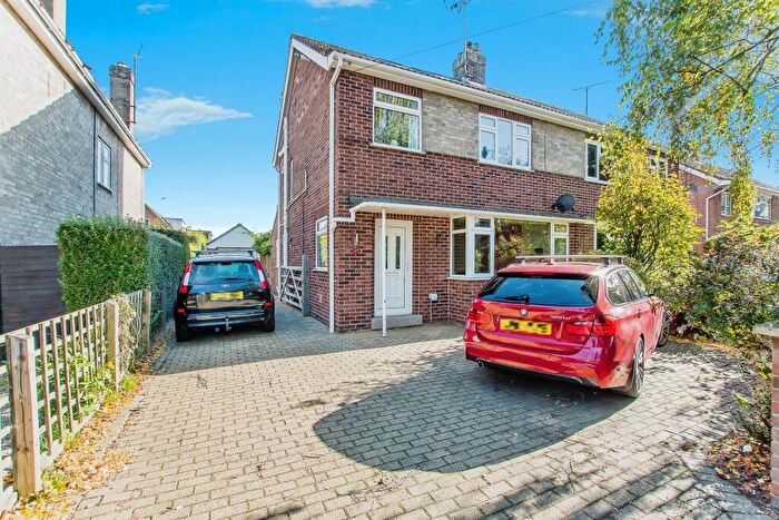 4 Bedroom Semi-Detached House For Sale In Mount Drive, Wisbech, PE13
