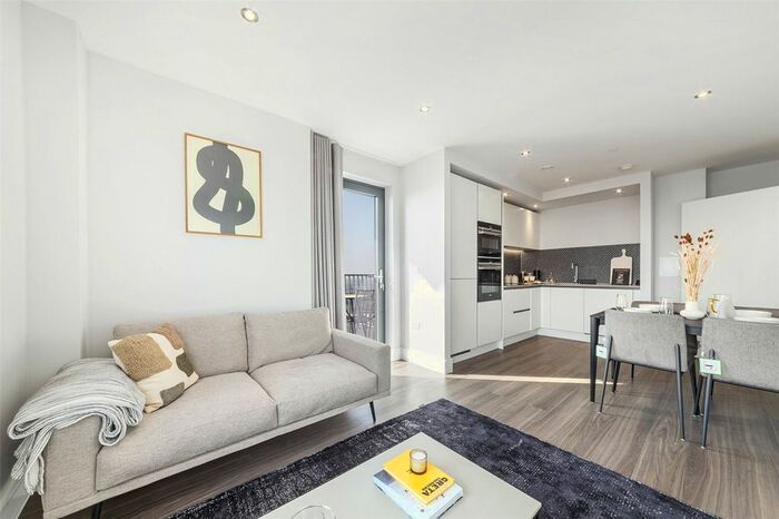 1 Bedroom Flat To Rent In Uncle Southall, Merrick Road, Southall, UB2