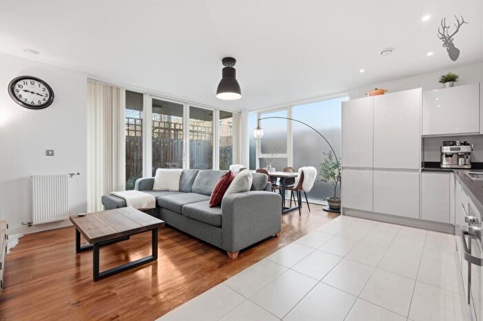 2 Bedroom Flat For Sale In William Guy Gardens, Bow, London, E3