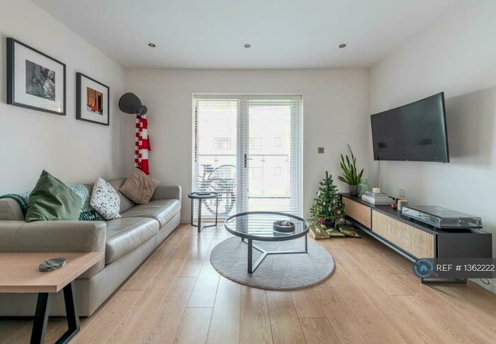 1 Bedroom Flat To Rent In Arundel House, London, E17