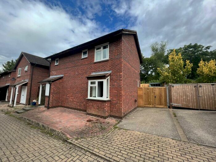 3 Bedroom Detached House To Rent In Swallowfield, Great Holm, MK8