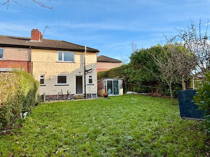 3 Bedroom Terraced House For Sale In Shirley Place, Gomersal, Cleckheaton, BD19