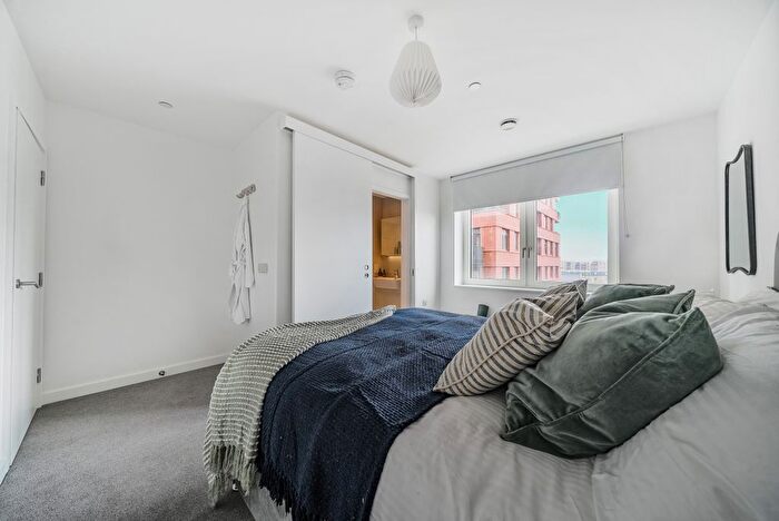 2 Bedroom Flat To Rent In St Pauls Road, Barking, London, IG11