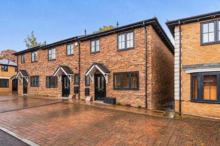 3 Bedroom End Terrace House For Sale In Woodside Mews, Gravesend, Kent., DA12