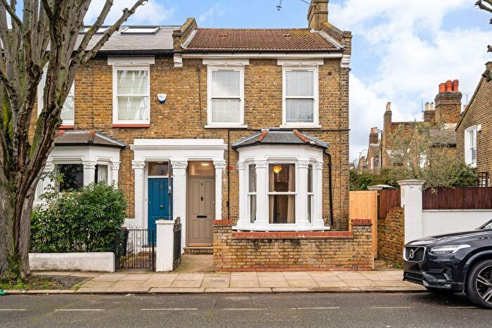 2 Bedroom Flat For Sale In Coulter Road, London, W6