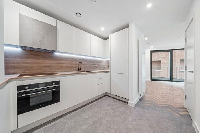 1 Bedroom Flat For Sale In River Apartments, London, E3