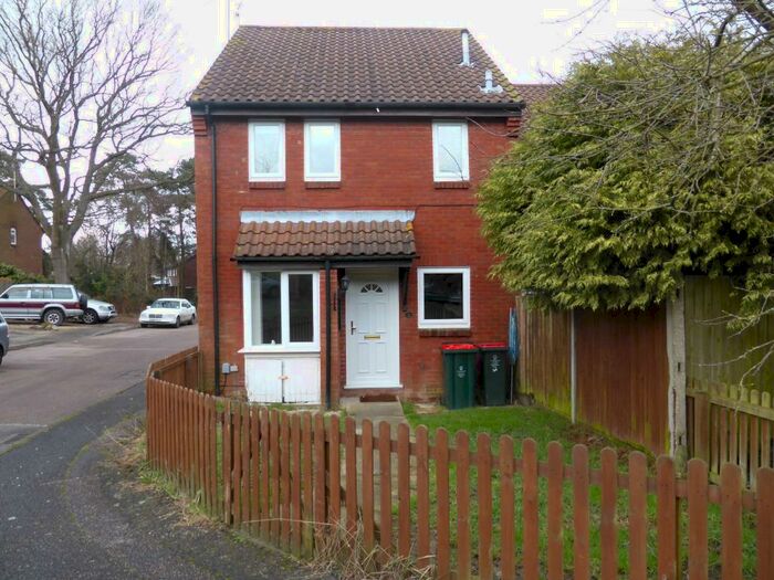 1 Bedroom Terraced House To Rent In Oakapple Close, Crawley, RH11