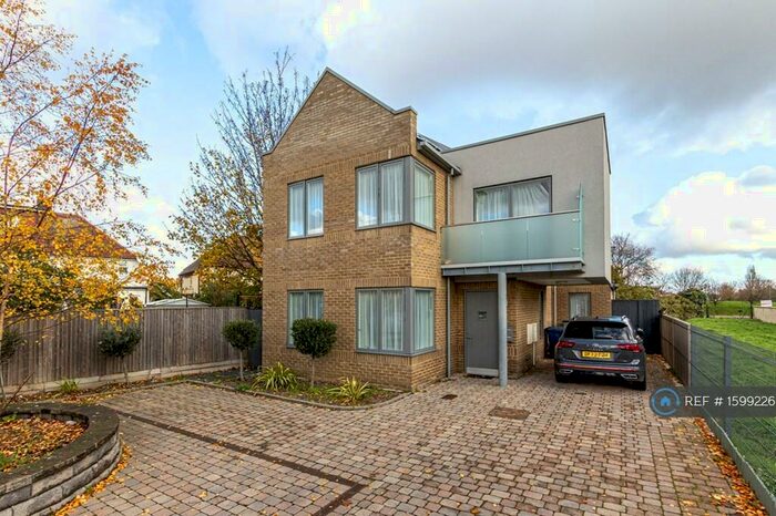 3 Bedroom Detached House To Rent In Rainbird Close, Wembley, HA0