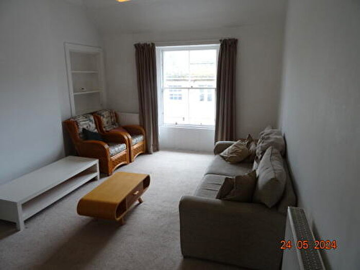 2 Bedroom Flat To Rent In St Stephen Street, Edinburgh, EH3