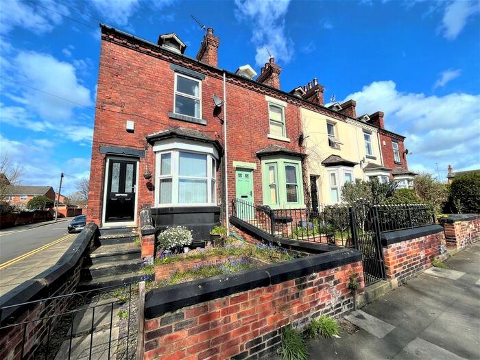 3 Bedroom Property To Rent In Upper Warrengate, Wakefield, WF1