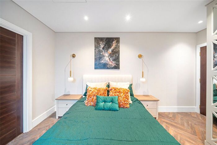 2 Bedroom Flat For Sale In King Street, London, W6