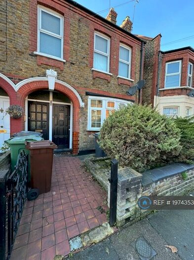 1 Bedroom Maisonette To Rent In Kettlebaston Road, London, E10