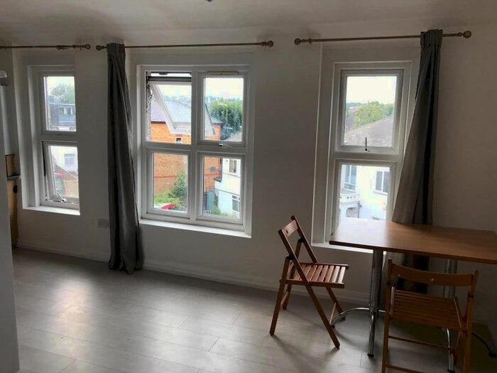 1 Bedroom Flat To Rent In London, SE6