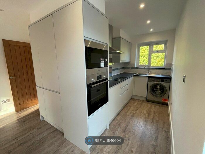 1 Bedroom Flat To Rent In Ashley Road, Epsom, KT18