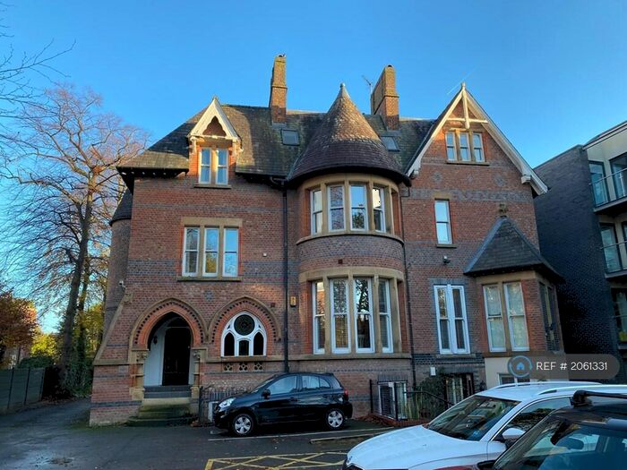 2 Bedroom Penthouse To Rent In Binswood Hall, Manchester, M20
