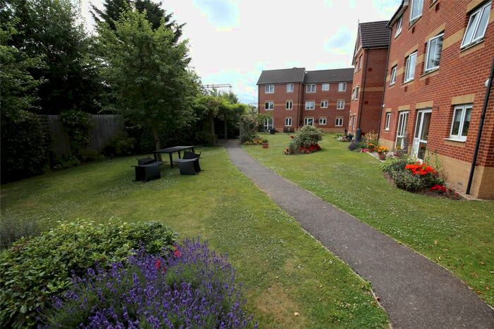 1 Bedroom Flat To Rent In Butts Road, Stanford-Le-Hope SS17